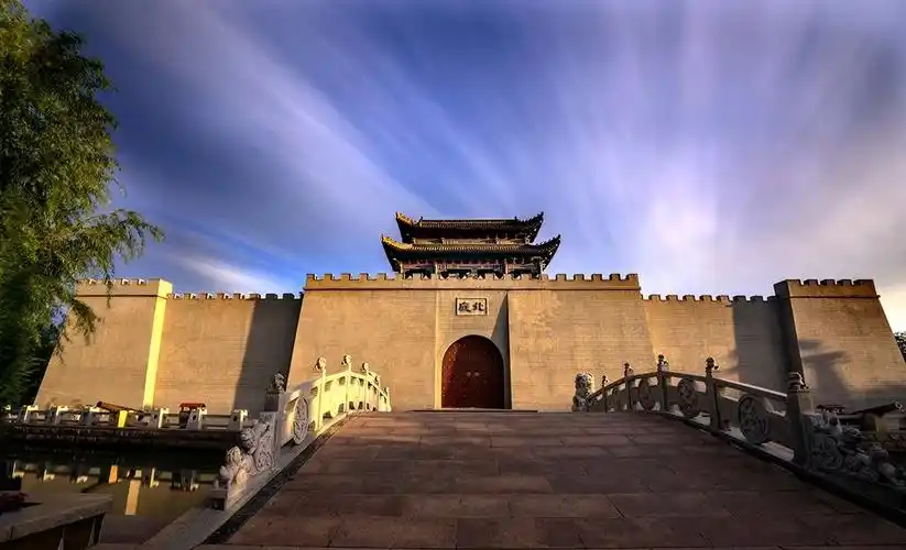 北疆的吉木萨尔在历史的发展长河中,其境内的北庭故城,是唐代北庭大都