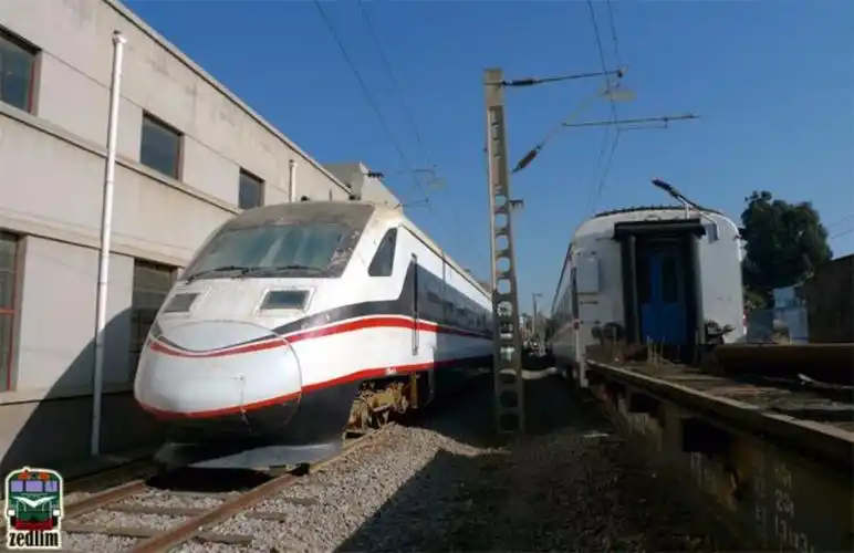 消失的动车组列车-春城号