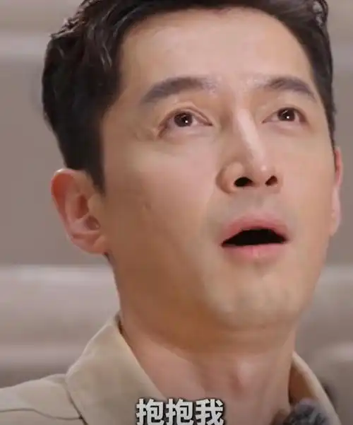 胡歌首谈陪产不开心,自豪称:我1岁4个月的女儿已经会说很多话了|杨幂