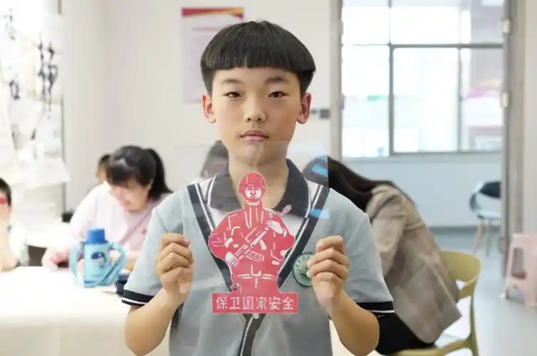 全民国家安全教育日沧州经济开发区开展全民国家安全教育亲子手工活动