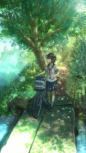 走在林荫小道,回忆过去的美好时光