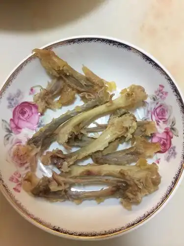 鸡骨头