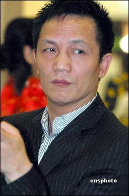 周正毅因涉嫌两起串谋诈骗被香港廉署通缉(图)