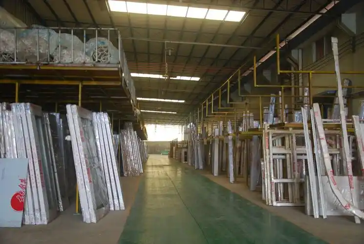 厂房实拍▲伊盾门窗生产厂房实拍▲整个厂房一片繁忙景象▲生产车间内