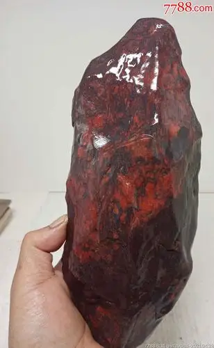 新疆戈壁鸡血石,1200多克,包真