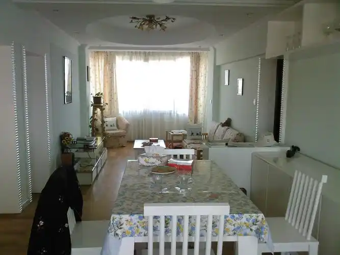 一个朋友60平米的两居她自己一个人住,房子不大,但是感觉非常温馨非常