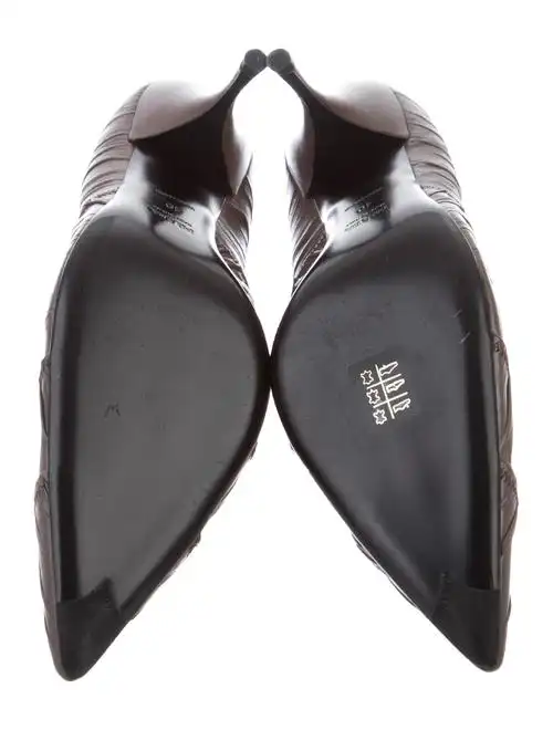 leather pointed-toe pumps