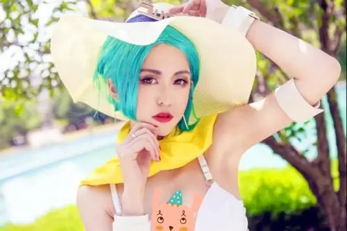 泳池里最亮的那盏灯,王者荣耀钟无艳cos