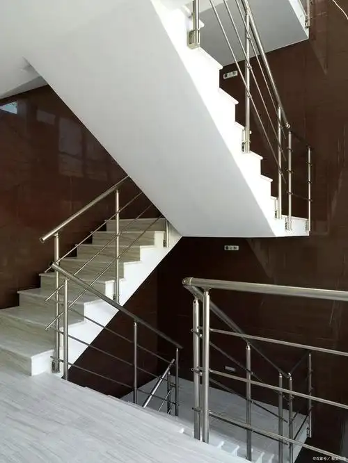 直跑楼梯:高效疏散的另一种选择