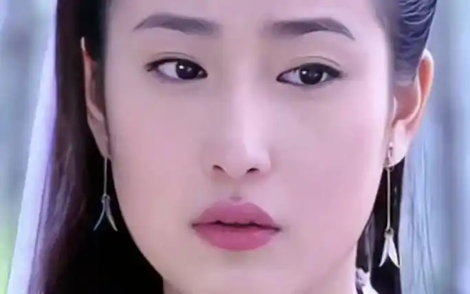 我见犹怜小白兔,其实我觉得她也可以是周芷若 #鲍逸琳 #盛世美颜