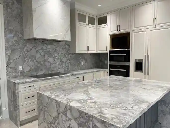 新房天然石台面完成