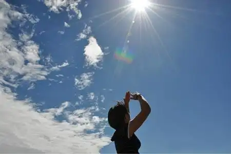 夏天暴晒,应该怎么样晒出古铜色皮肤而又不伤害皮肤?