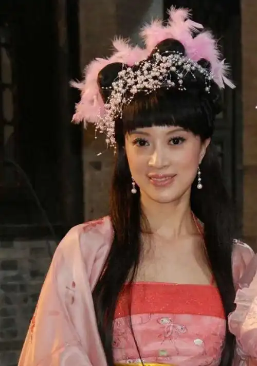 中的玉真公主,《太祖秘史》里的奇娅公主……爆红之后的金巧巧邀约不