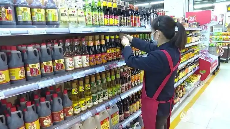 视频腊八节要腌腊八蒜腌制有技巧看聊城阿姨现场教学