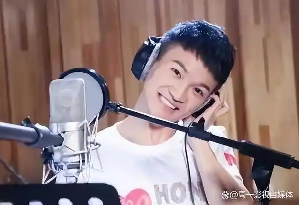 知名音乐人评价周深一直在装稚嫩装综艺范儿高音不好听