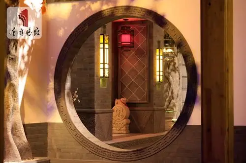 唐语砖雕洞门实景