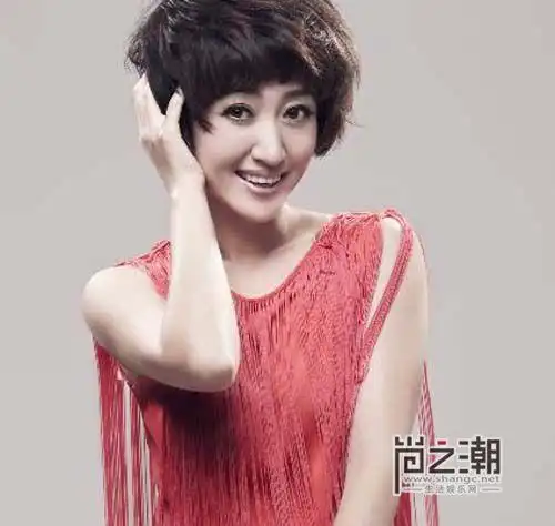 李鸣宇女搭档宋宁个人资料简介在《欢乐喜剧人》第二季踢馆赛中