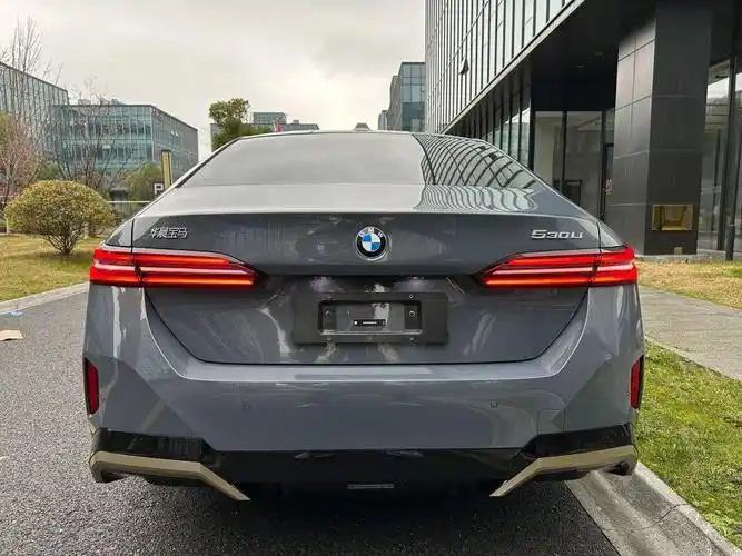 新款24款宝马五系到店啦_宝马5系社区_易车社区