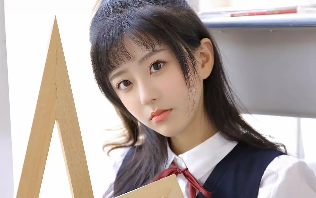 制服美女学生妹图片桌面壁纸