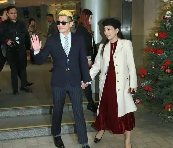 天王嫂方媛怀孕5个月仅46公斤,比当年她做模特时还显瘦_活动_身高