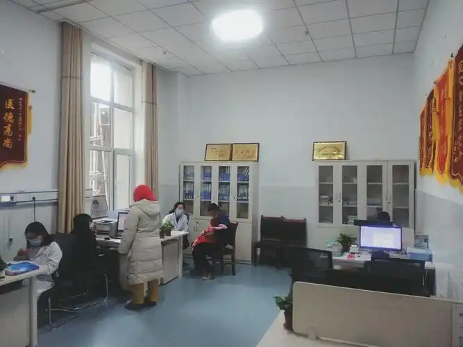 医生办公室设在病区最西面