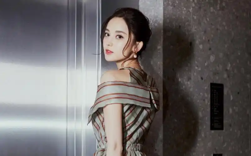 古力娜扎完美身材图片壁纸(2/9)