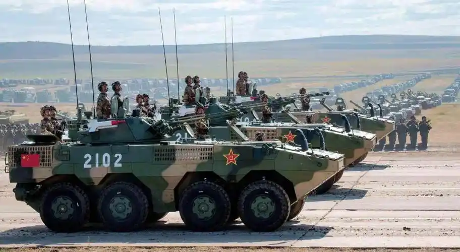 unistar 1/72 中国zbl08轮式步兵战车 大八轮 丛林三色成品模型 ln15