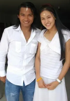 补充:托尼贾与谁