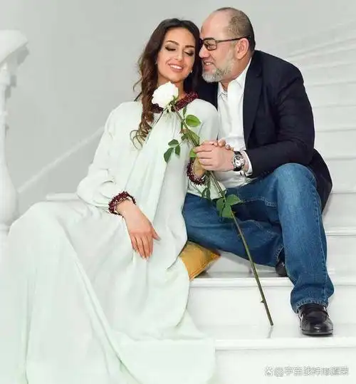 大马王后多强势?生6个娃坐稳后位,不让丈夫的宠妾露面