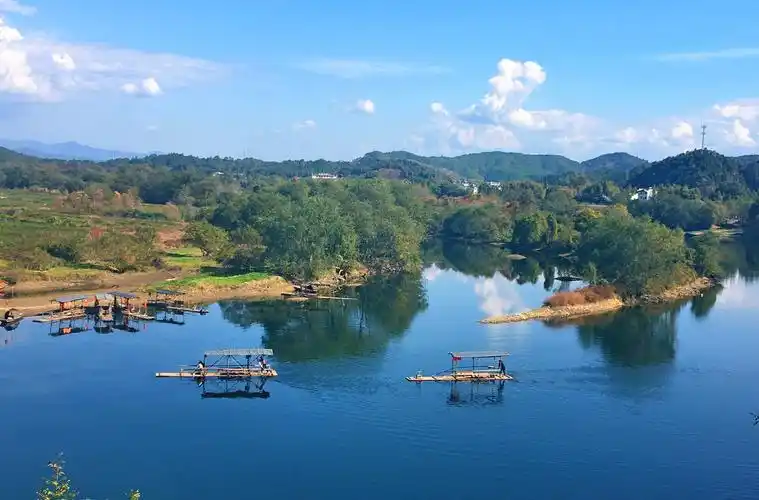 《月亮湾》2019年11月24日摄于江西省婺源县月亮湾(手机版)