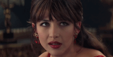 007之黑日危机苏菲·玛索性感悬疑气质gif动图_动态图_表情包下载_soo