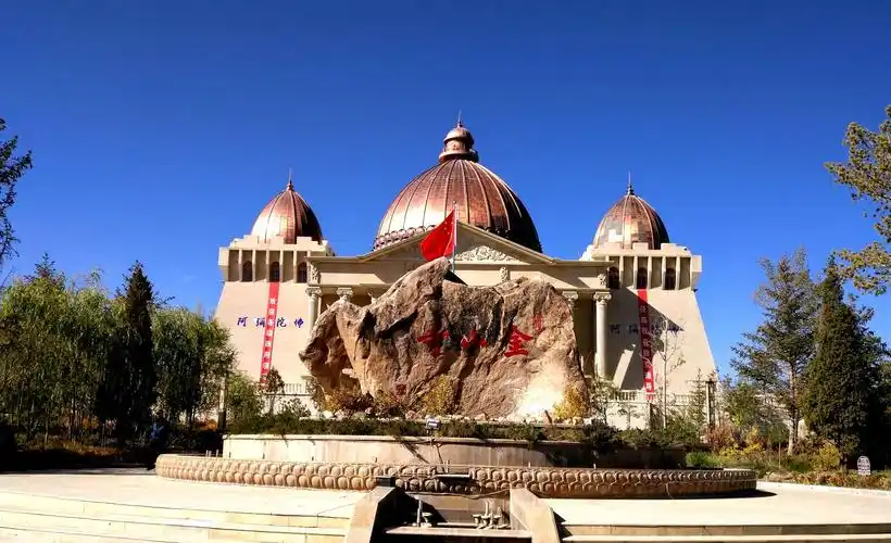 骊靬古城又称犁靬古城,2011年4月甘肃省骊靬古城开发公司开工建造骊靬
