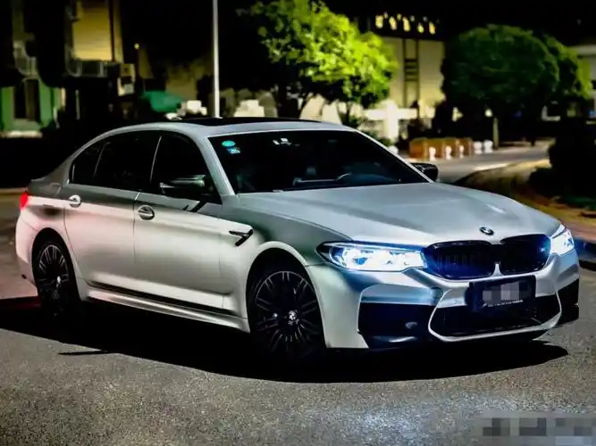 膜呗改色案例宝马5系改色电光金属银亮亮的感觉出来了