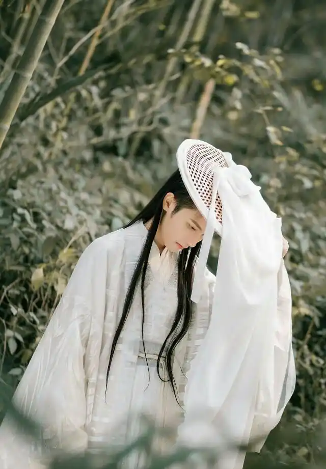 淡辉夕颜,公子如玉,是你执一把青伞,为我许下一世长安)古风汉服真人男