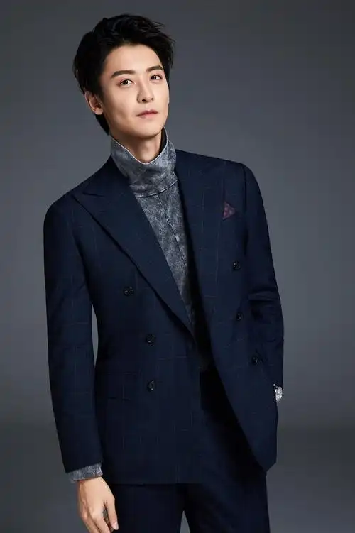 赵志伟简约随心最新写真图片