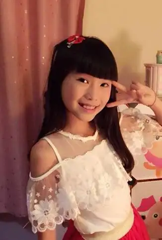 邱诗晗 职业:歌手 生日:2005年01月01日 简介:邱诗晗,福建石狮人.