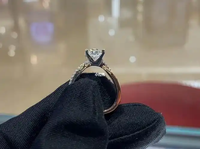 周大福偏爱系列钻戒