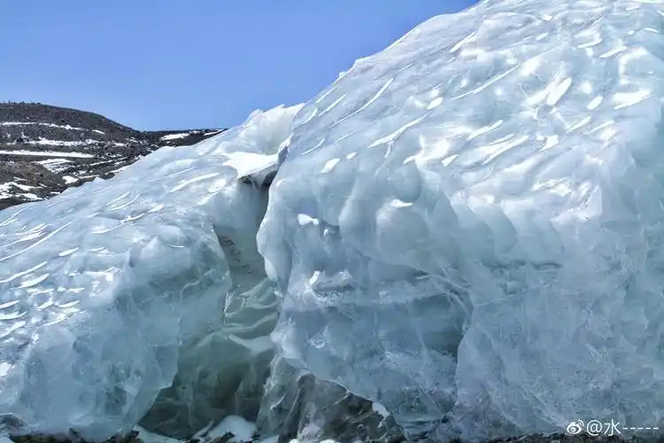 普若岗日冰川位于西藏羌塘西北部的双湖县东北部,可可西里最南端