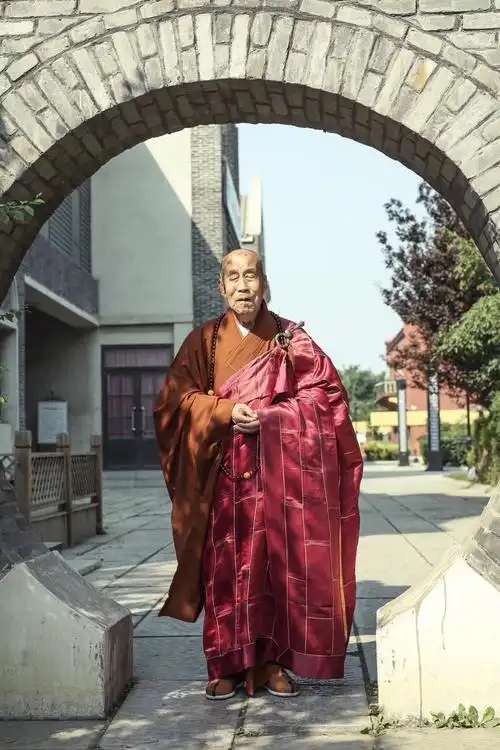 百岁高僧圆山长老