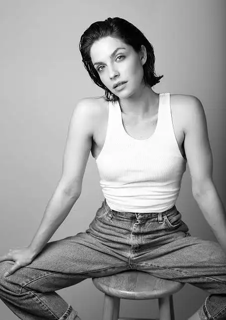 佩奇·斯巴勒 paige spara的图片