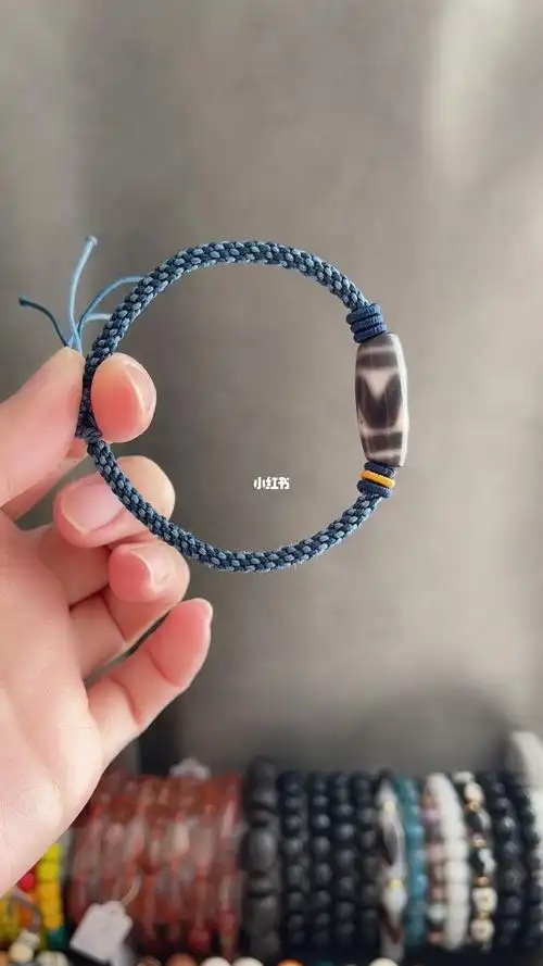 手工编绳虎牙天珠手链