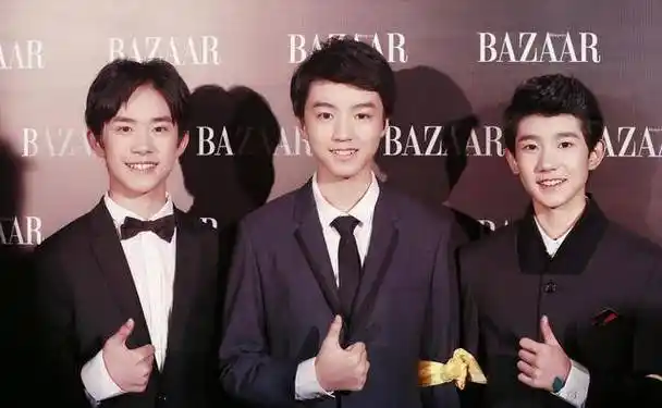 tfboys微博之夜频领奖,但因身高被狂虐,可网友心疼多过吐槽_易烊