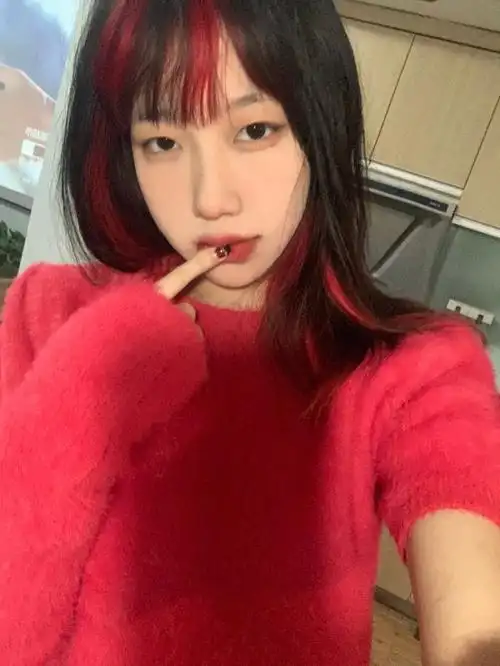 嗨靓仔新年显白红色挑染你拥有了吗