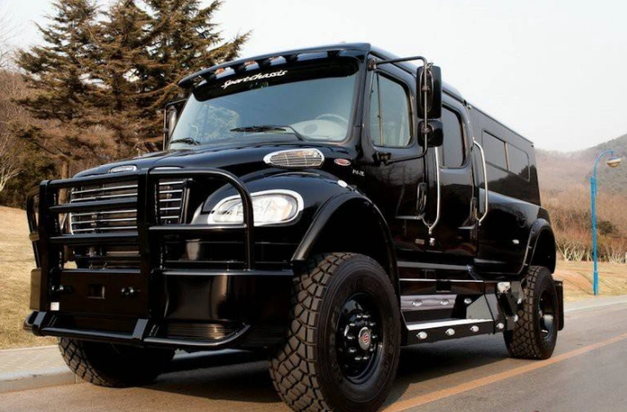 李晨的"巨无霸越野车",一脚油门就是一包芙蓉王,全球就3辆!