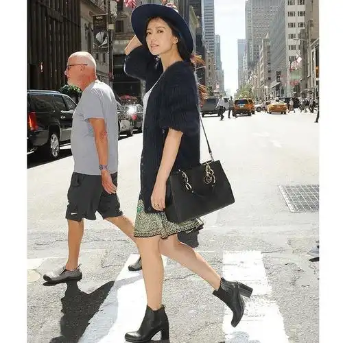 travel 黑色压纹牛皮女式两用包 中号杀手包 30s3tcys2l 高圆圆同款