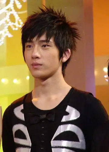 禁欲的神父能否激起你原始的冲动-井柏然跨年晚会照片疯狂播放