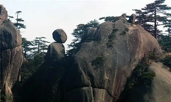 其它 黄山风景区一一再登黄山(三) 写美篇狮子抢球 在一座陡峭的山峰