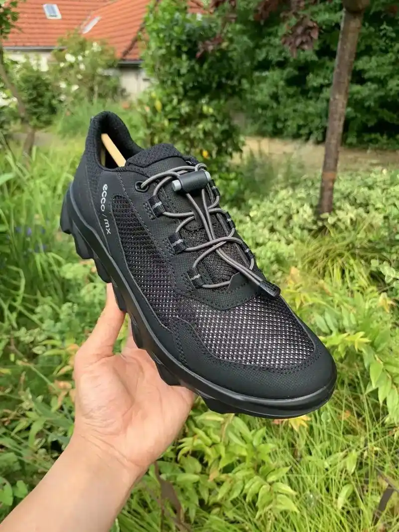 8215休闲运动鞋男新款户外防水透气防滑复古 - 抖音