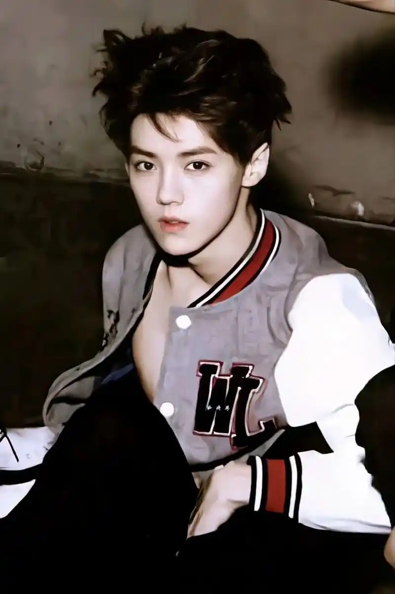 "旧歌重听 回过去看看"#鹿晗 #exo #exo早年合照  - 抖音