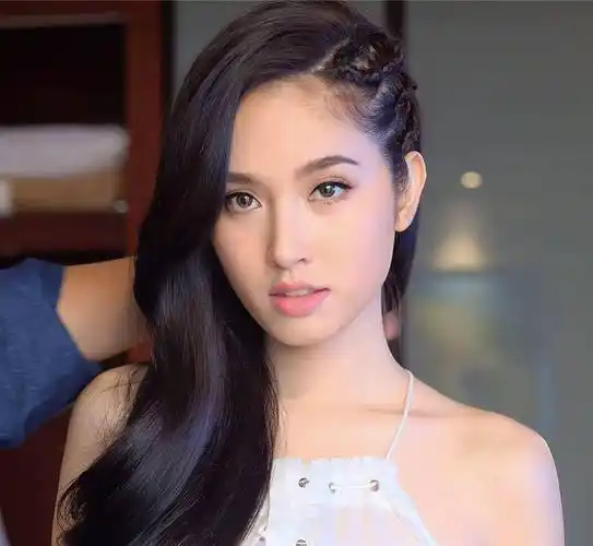 泰国最美变性人宝儿与男友订婚 将于3月1日大婚_oak_poyd_普吉